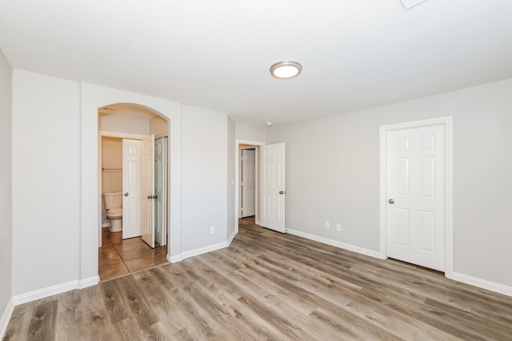 Building Photo - 5084 Tunnel Falls Dr