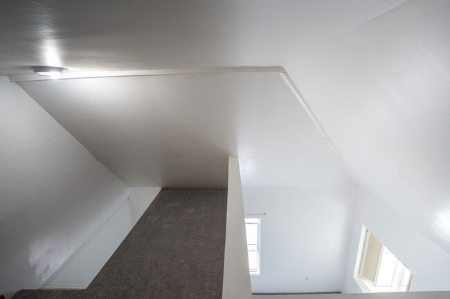 Building Photo - 919 Plum St