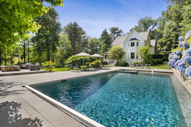 Building Photo - 37 Beaver Brk Rd