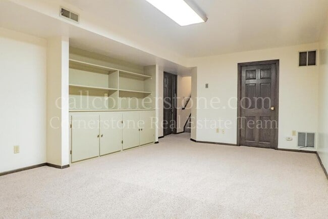 Building Photo - 3427 Clubheights Dr