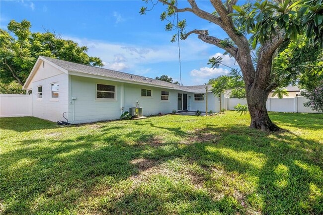 Building Photo - 6161 35th Ave N