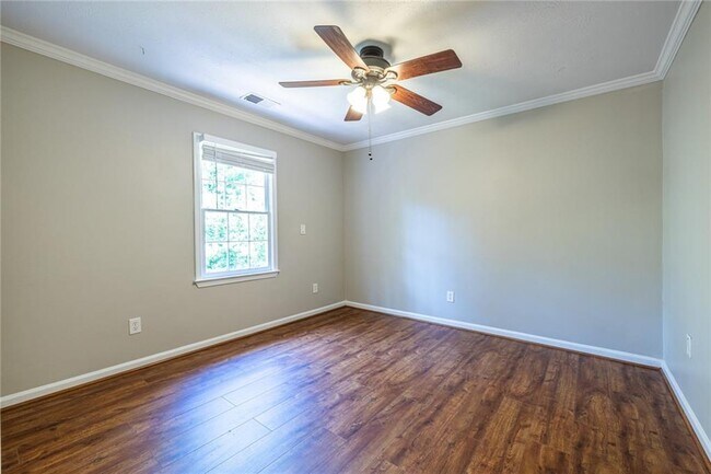 Building Photo - 1093 Wash Lee Dr SW