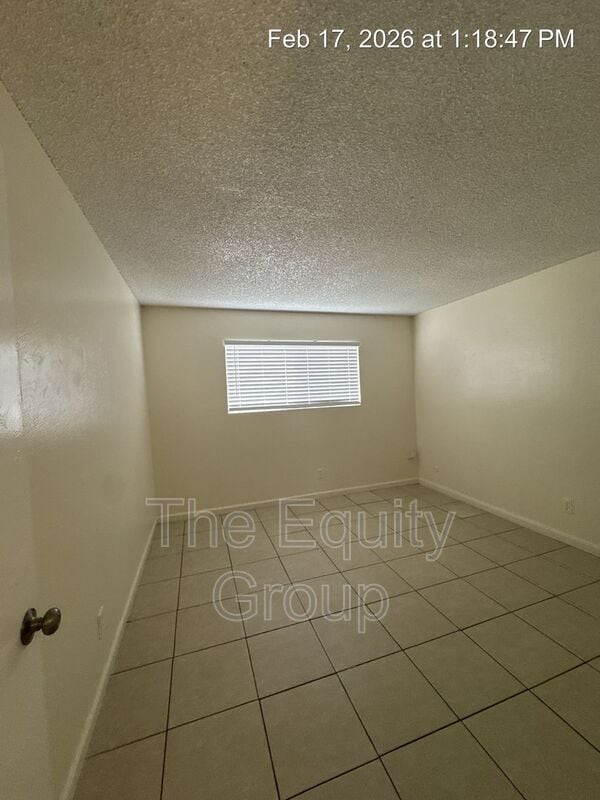 Building Photo - 624 N Garden St