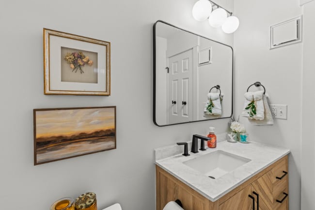 Building Photo - 48 W Broadway