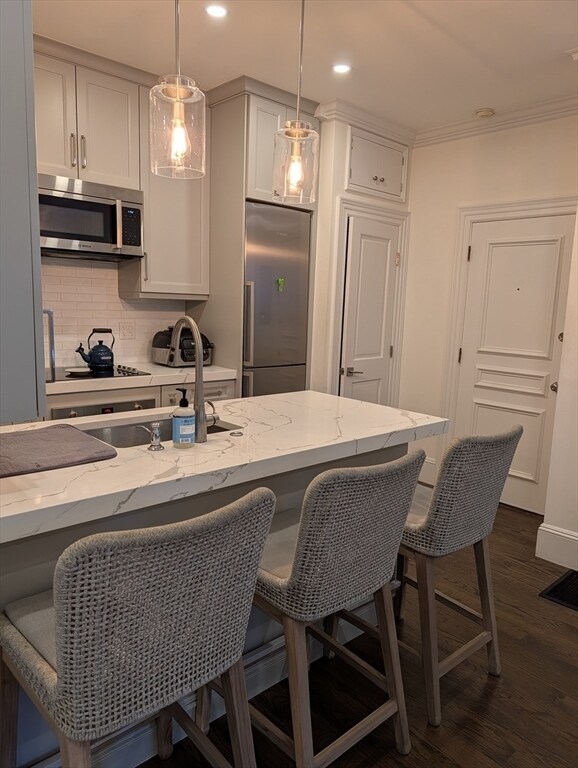 Building Photo - 2A Wellington St