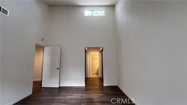 Building Photo - 1206 S Cypress Ave