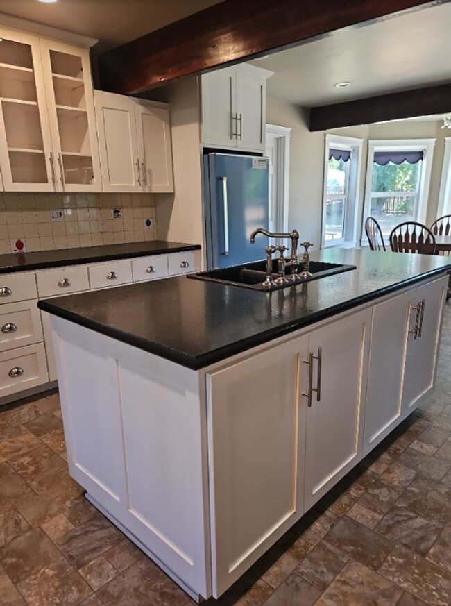 Building Photo - Spacious Two Story, 4 Bedroom, 4 Bathroom ...