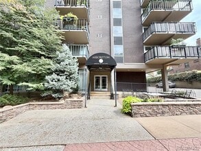 Building Photo - 1150 Vine St