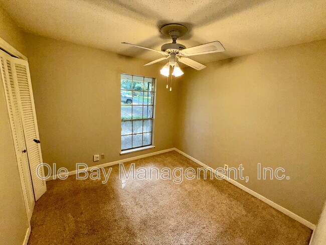 Building Photo - 2016 Cathedral Way