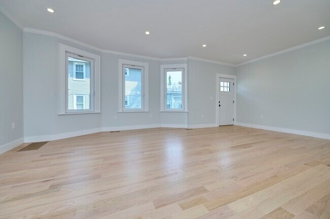 Building Photo - 66 Farquhar St