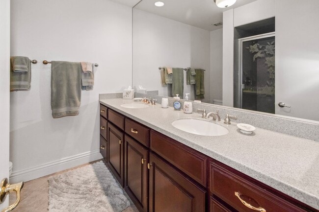 Building Photo - 1750 Avenida Del Mundo