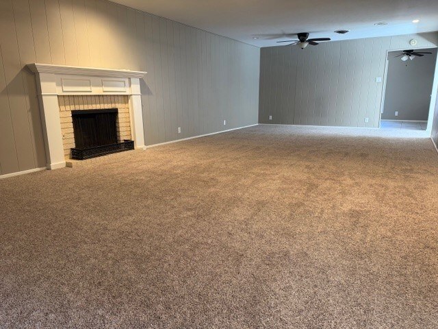 Building Photo - 1402 W Pecan Ave