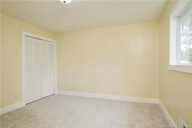 Building Photo - 3 bedroom 1.5 bath house for rent