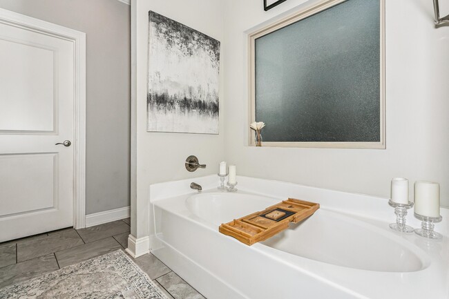 Building Photo - 9013 Timber Ln