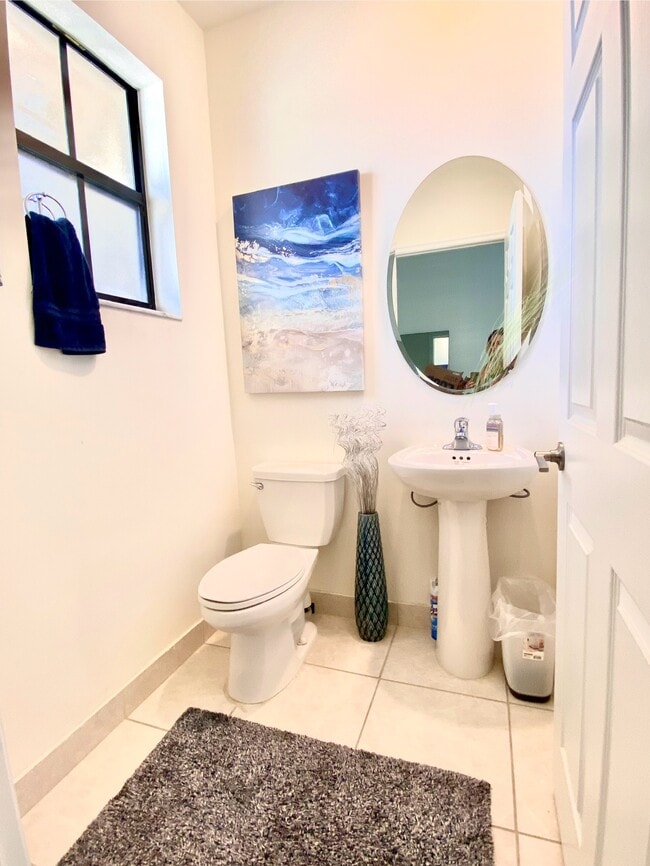 Building Photo - 3202 W 108th St