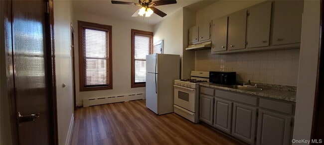 Building Photo - 149A 31st St