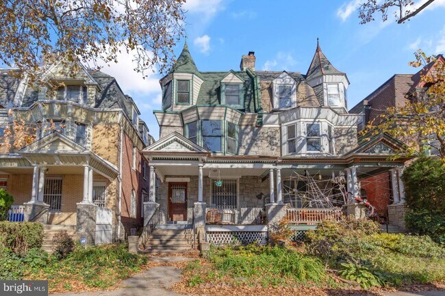 Building Photo - 4841 Cedar Ave