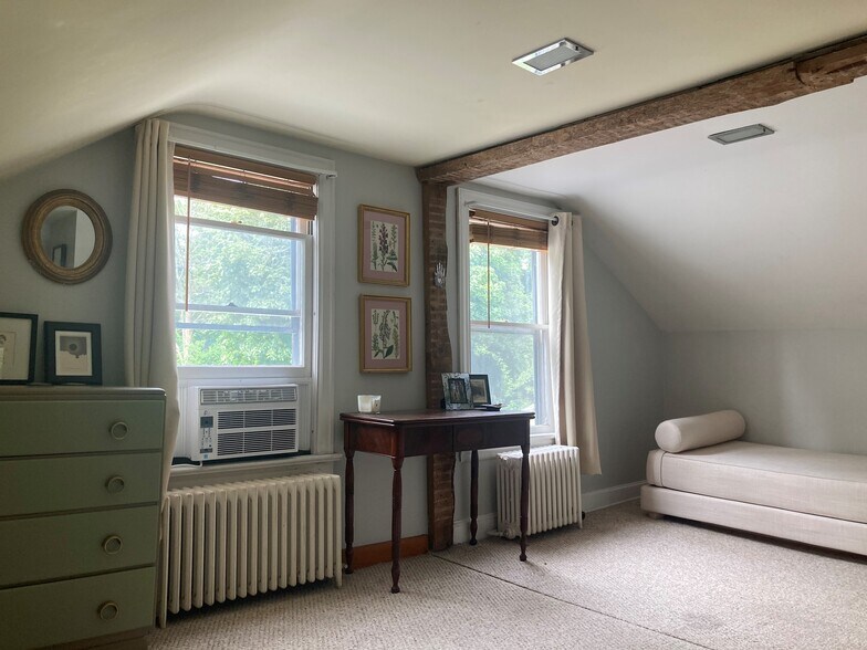 Building Photo - 410 North St