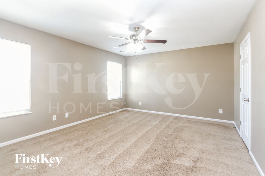 Building Photo - 942 Kimberly Ave