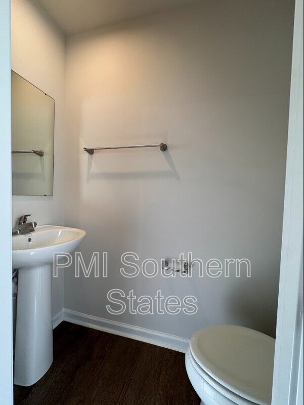 Building Photo - 926 Shakespeare Dr