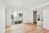 Building Photo - 312 N Coronado St