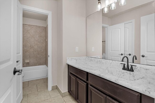 Building Photo - 24015 Richglen Court