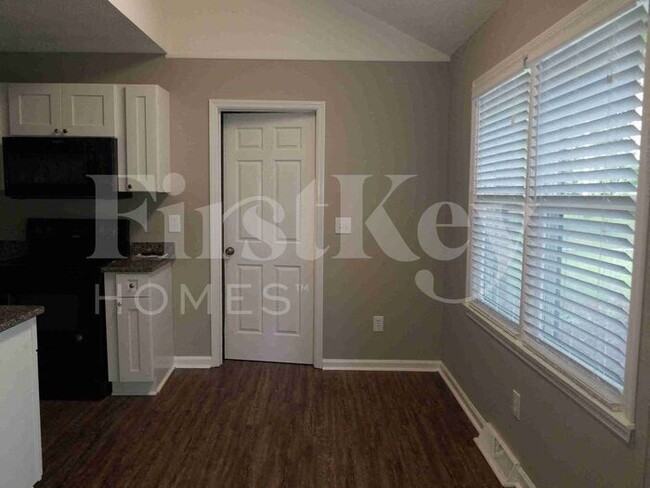 Building Photo - 4019 Ladson Rd