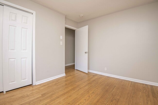 Building Photo - 1024 Susanne Ave