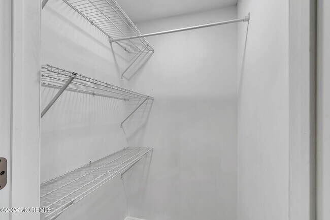 Building Photo - 12 Main St