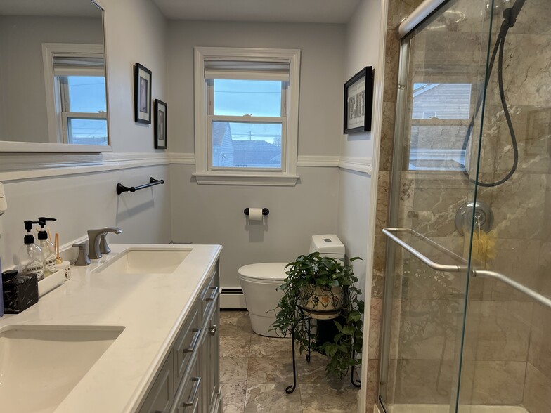 Building Photo - 51 Dawes St