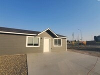 Building Photo - New duplex for rent