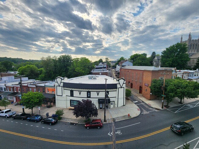 Building Photo - 3712 Midvale Ave