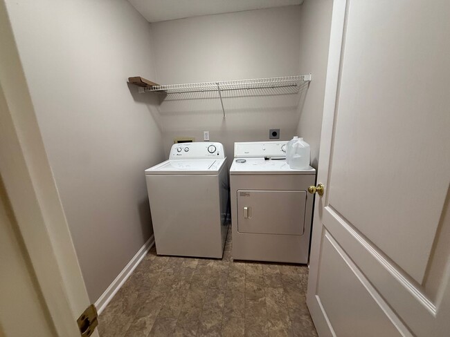 Building Photo - NE Tallahassee Home in Top School District