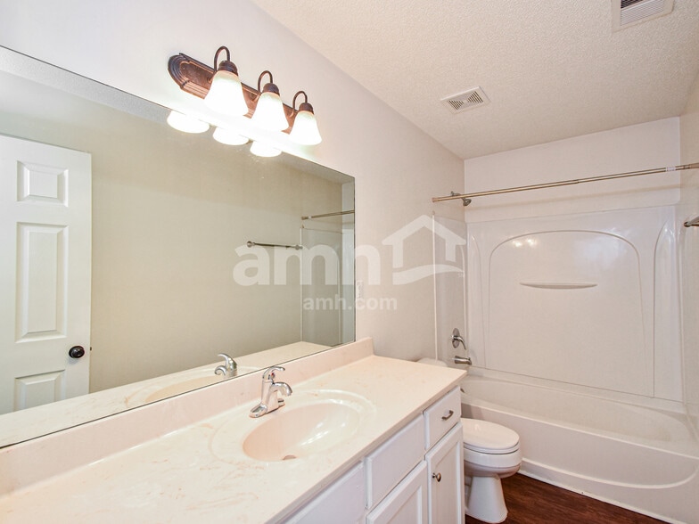 Building Photo - 4288 Genevieve Dr