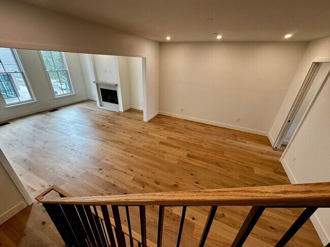 Building Photo - Luxury in the Heart of Huntsville