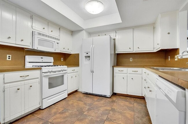 Building Photo - 3201 Twinberry Cove