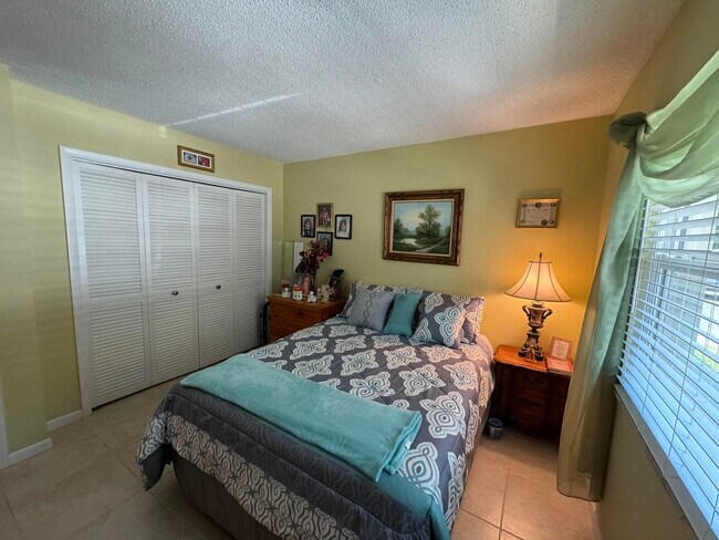 Building Photo - 600 Royal Palm Blvd