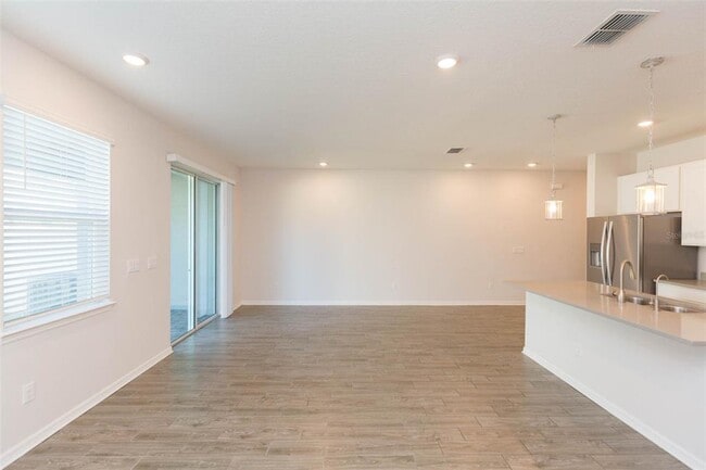 Building Photo - 1119 Lady Gouldian Ct