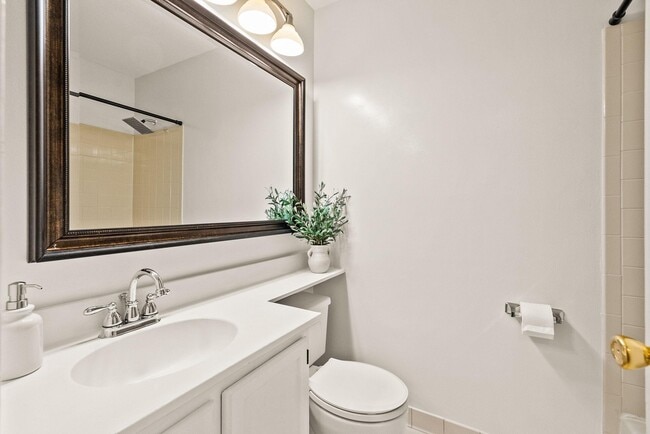 Building Photo - 7918 Pebble Brook Ct