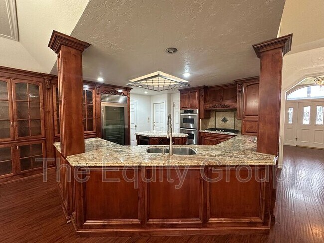 Building Photo - 5503 W Sweet Dr