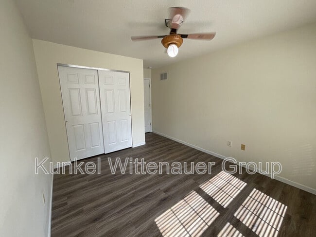 Building Photo - 1545 Fairoaks Dr
