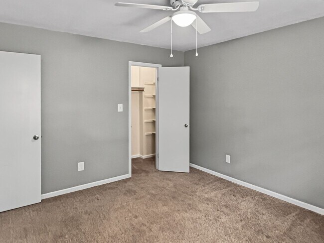 Building Photo - 618 Branniff Dr