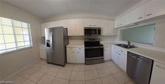 Building Photo - 7725 Jewel Ln