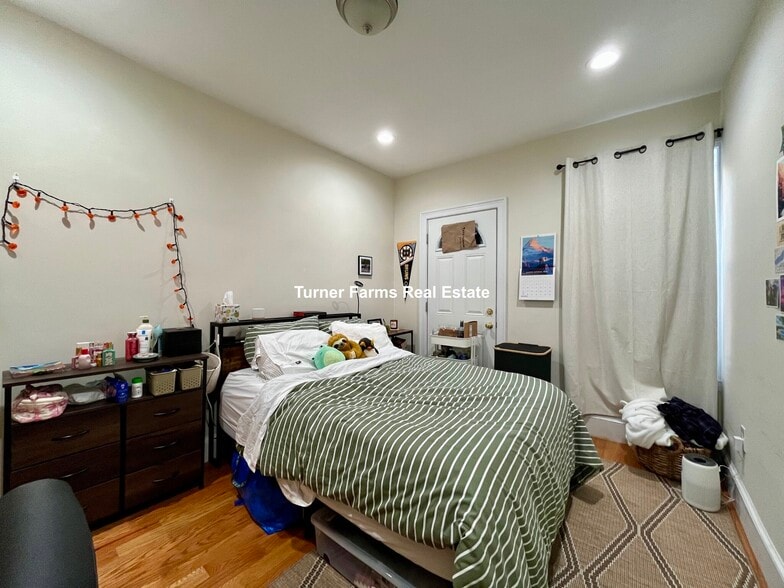 Building Photo - 179 Northampton St