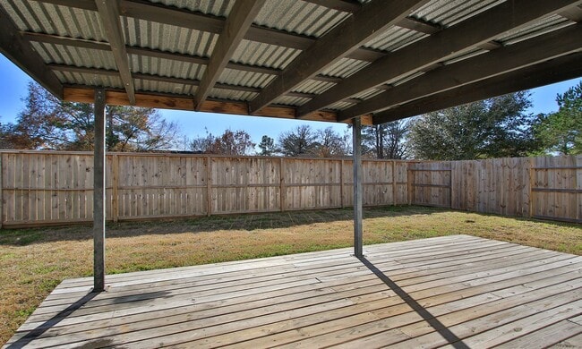 Building Photo - For Lease | 4 Bed, 2.5 Bath |2,314 Sq Ft |...