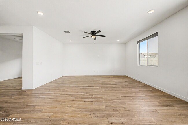 Building Photo - 17057 W Molly Ln