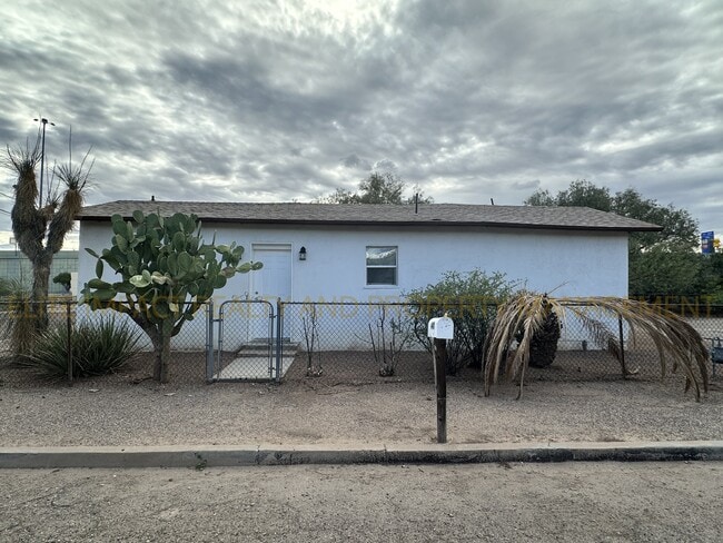Primary Photo - 440 S Sentinel Ave