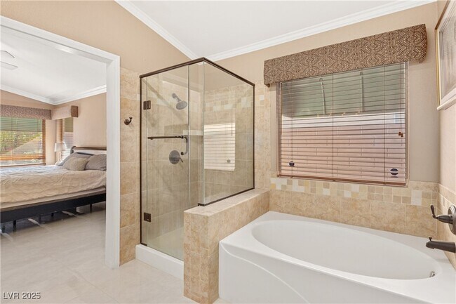 Building Photo - 2555 Sundew Ave