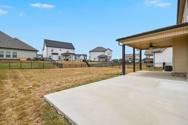 Building Photo - Pet Friendly Four Bedroom!