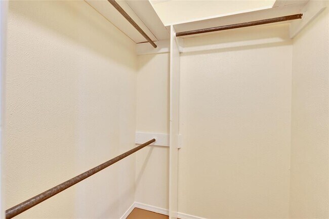 Building Photo - 1002 Bodark Ln